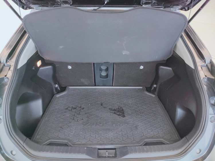 5 - Toyota Yaris Cross Yaris Cross 1.5h Lounge fwd 116cv e-cvt