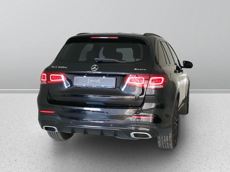6 - Mercedes-Benz GLC 220 d Premium 4matic auto