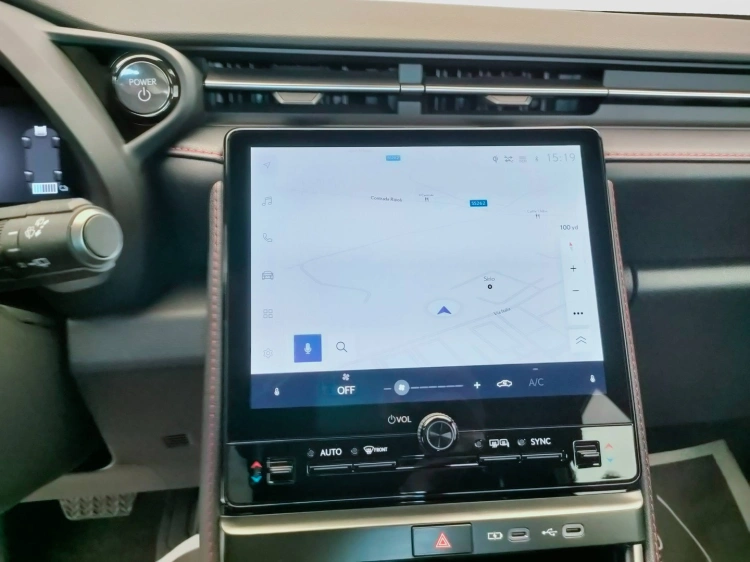 17 - Lexus LBX LBX 1.5 hybrid Elegant 2wd