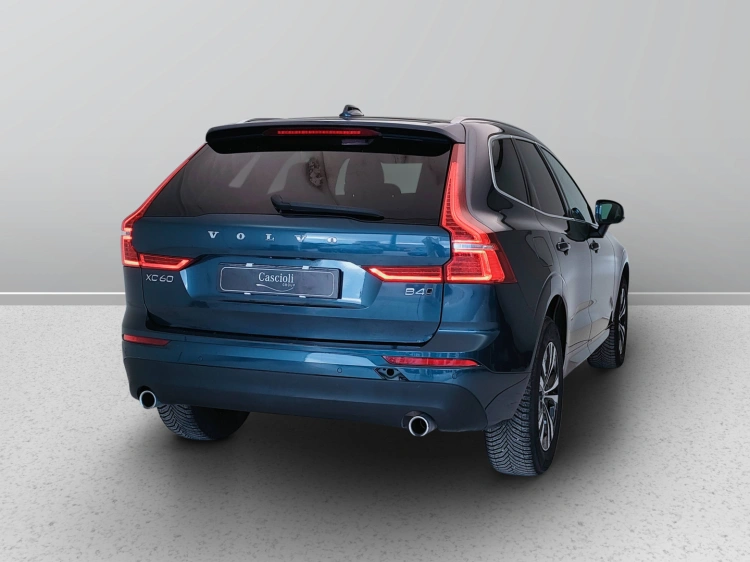 6 - Volvo XC60 XC60 2.0 b4 Momentum Pro awd auto