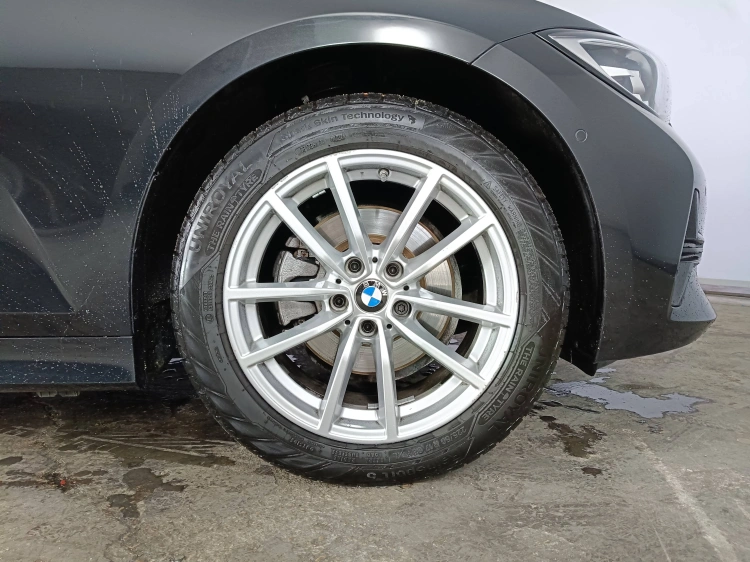 18 - BMW 3 320d Touring Business Advantage auto