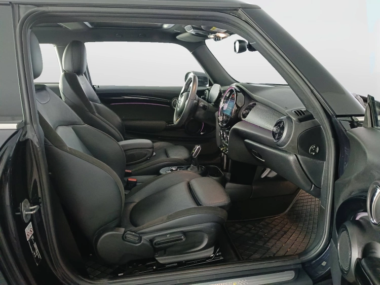 11 - MINI Cooper Mini 3p Cooper SE Classic auto