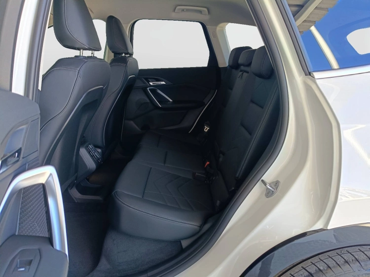 9 - BMW iX1 iX1 edrive 20 X-Line