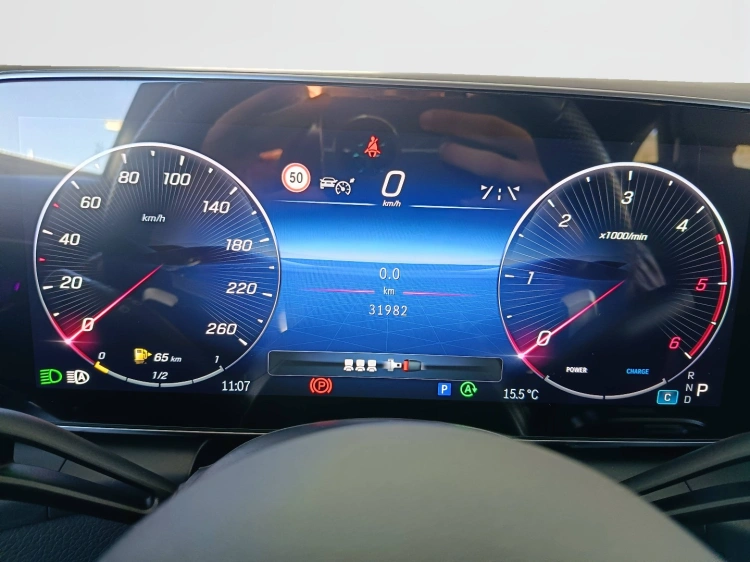 12 - Mercedes-Benz GLC 220 d AMG Premium 4matic auto