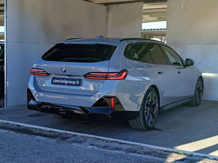 4 - BMW Serie 5 520d Touring 48V xdrive MSport Pro auto