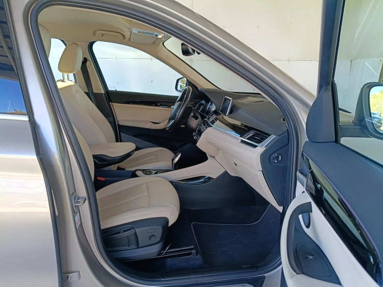 11 - BMW X1 X1 sdrive18d xLine Plus auto