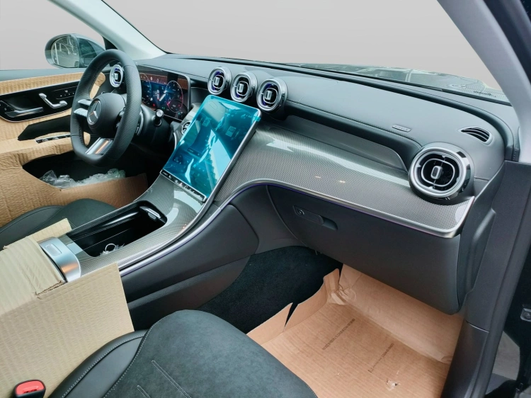 12 - Mercedes-Benz GLC 220 d 4MATIC