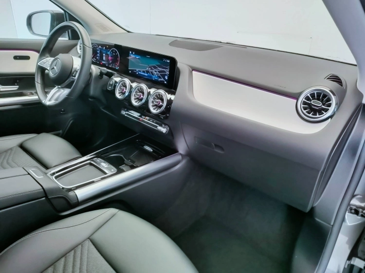 14 - Mercedes-Benz GLA 180 d Progressive Advanced Plus auto