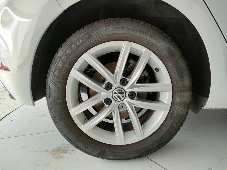 8 - Volkswagen Golf Golf 5p 1.5 tgi Executive 130cv dsg