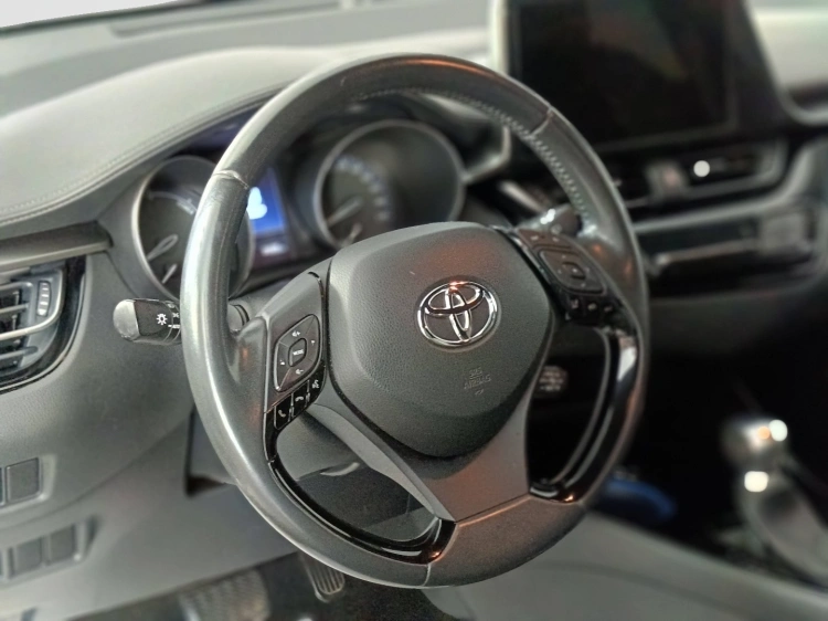 18 - Toyota C-HR C-HR 1.8h Trend e-cvt