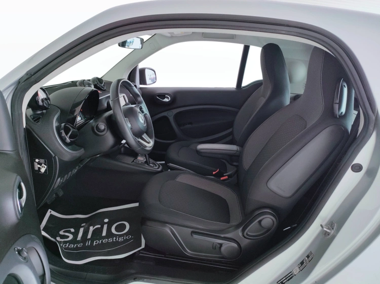 11 - smart fortwo Fortwo eq Passion 4,6kW