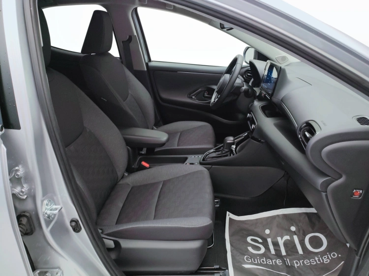 9 - Toyota Yaris Yaris 1.5h Trend