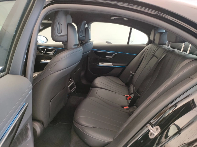 11 - Mercedes-Benz CLASSE E 220 d 4MATIC