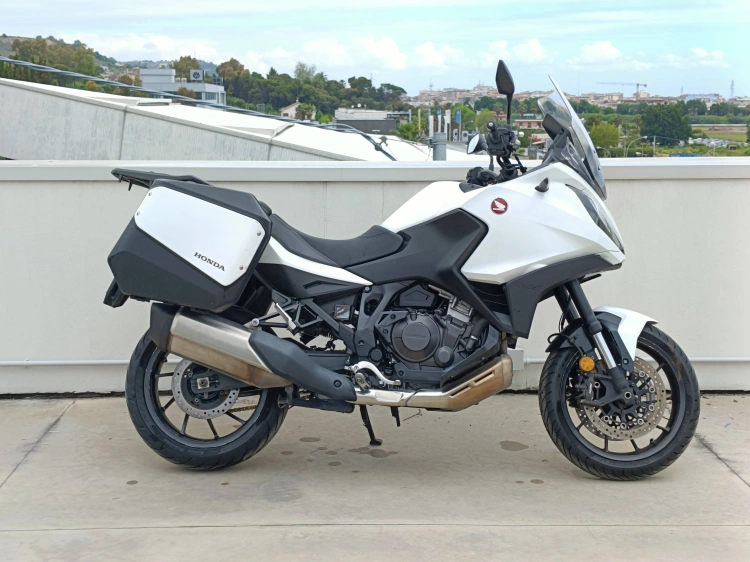 1 - Honda NT NT 1100 Abs my22