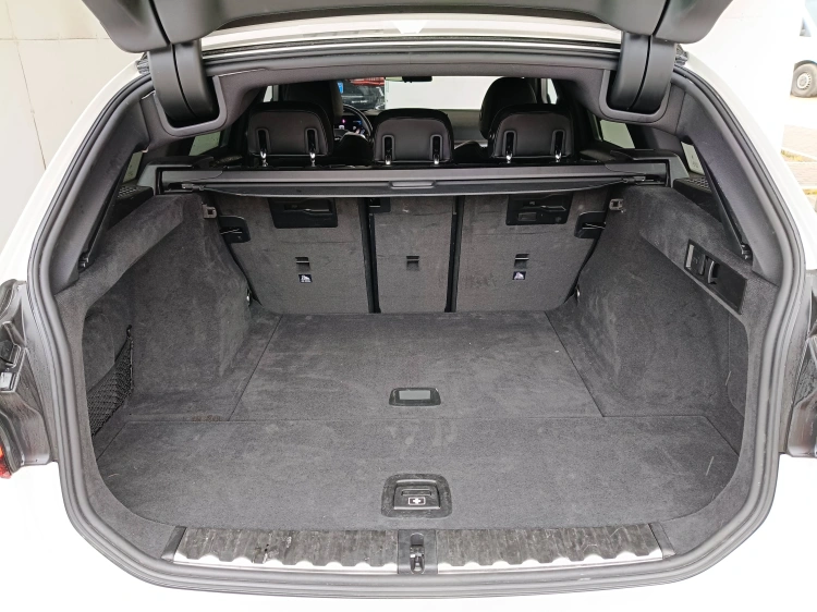 14 - BMW Serie 3 320d Touring mhev 48V xdrive MSport Pro auto