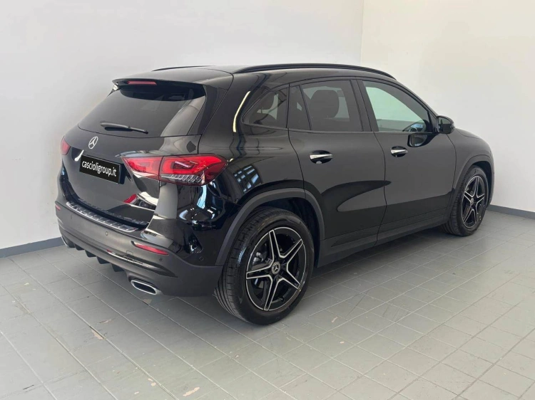 6 - Mercedes-Benz GLA 180 d Premium auto