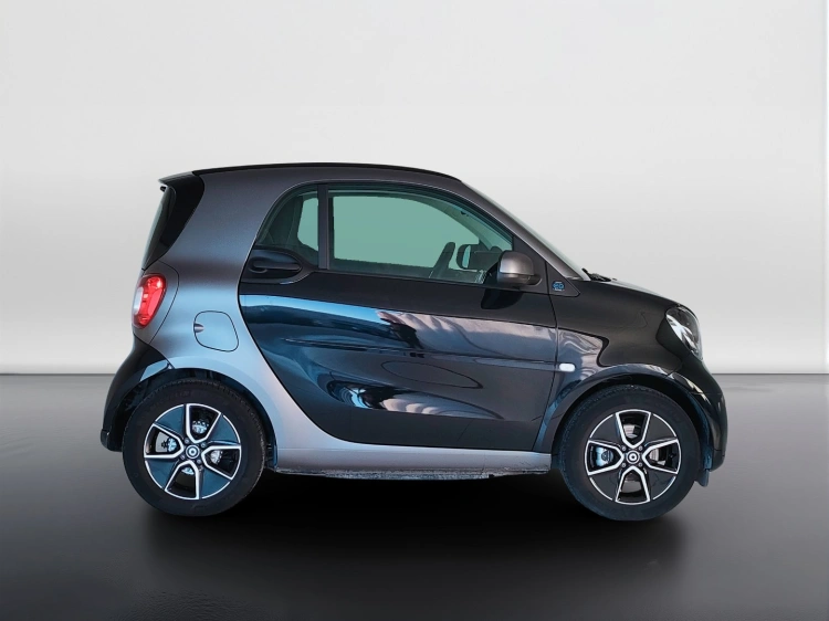 7 - smart fortwo Fortwo eq Passion 22kW