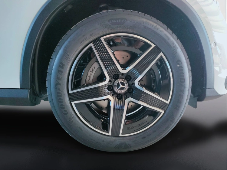 7 - Mercedes-Benz GLC 200 d 4MATIC