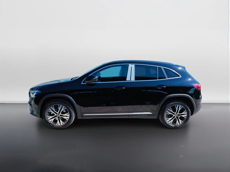 3 - Mercedes-Benz GLA 180 Automatic
