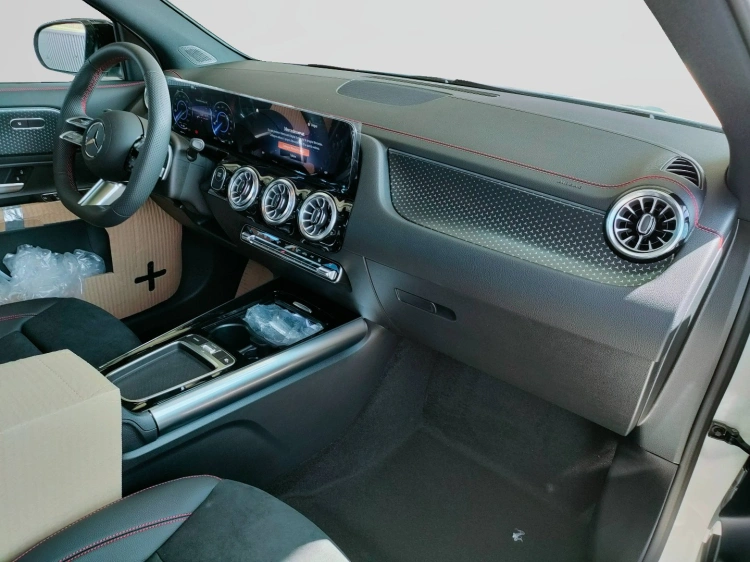 13 - Mercedes-Benz EQA 250+