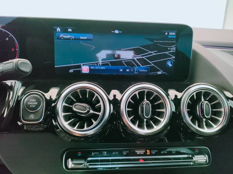 14 - Mercedes-Benz GLA 200 d AMG Line Premium auto