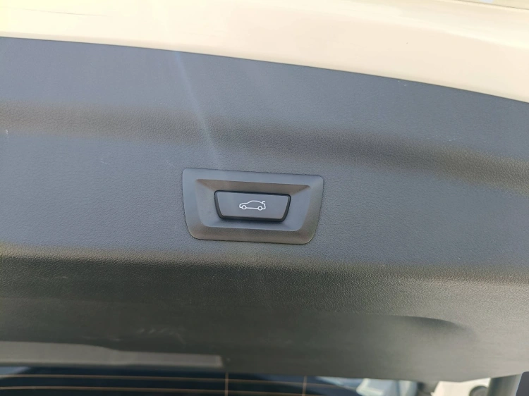 18 - BMW X1 X1 sdrive18d X-Line auto