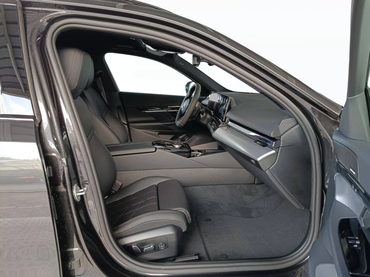 11 - BMW Serie 5 BMW 520d Touring