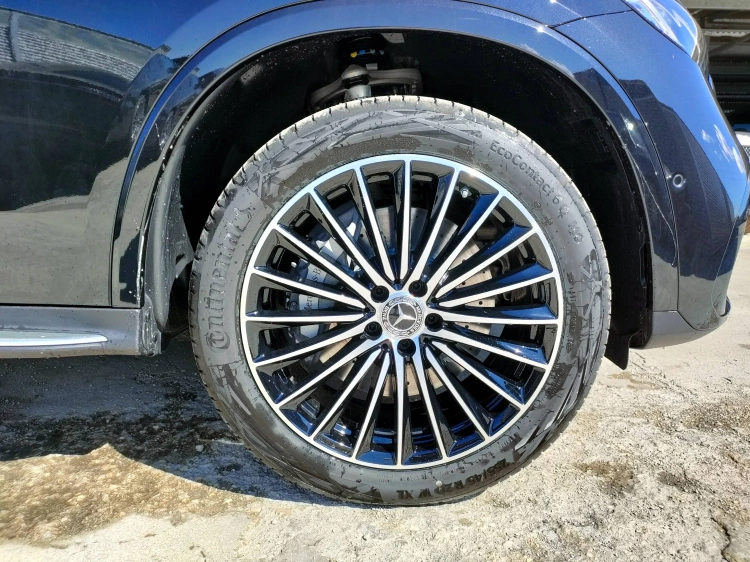 7 - Mercedes-Benz GLC 300 de 4Matic Plug-in Hybrid Coupe