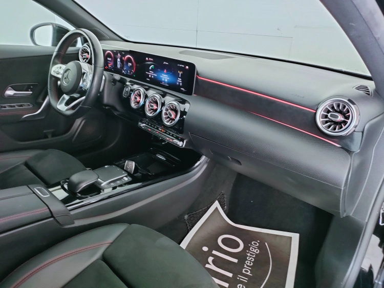 12 - Mercedes-Benz Classe A 200 d Premium Night edition 4matic auto