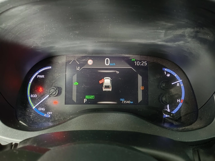 12 - Toyota Yaris Cross ANNO 2024 YARIS CROSS LOUNGE