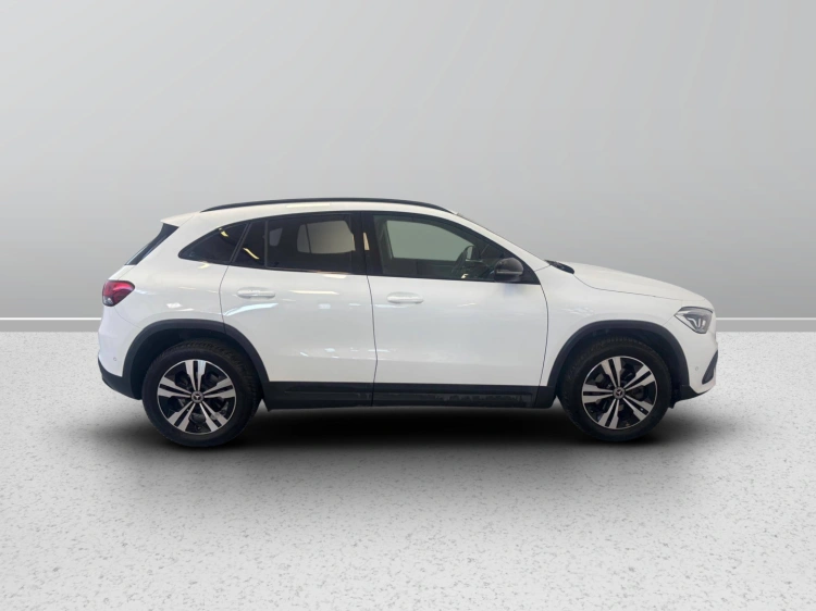 7 - Mercedes-Benz GLA 200 d Sport Plus auto