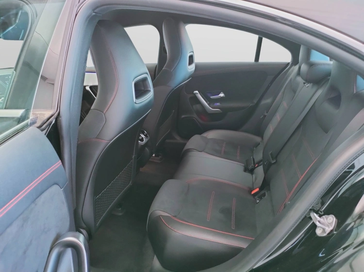 11 - Mercedes-Benz CLA Coupe 200 d Premium auto