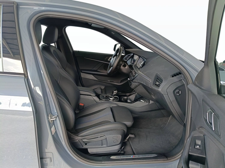 11 - BMW Serie 1 118d Msport auto