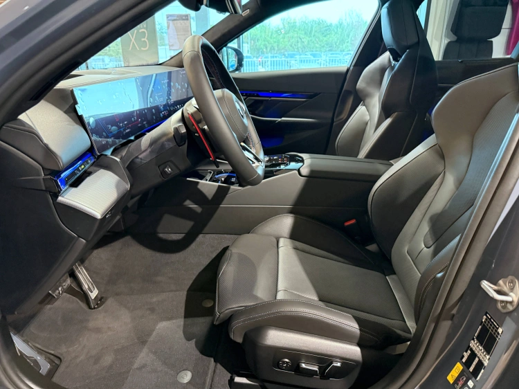 18 - BMW M M5 M5 Touring