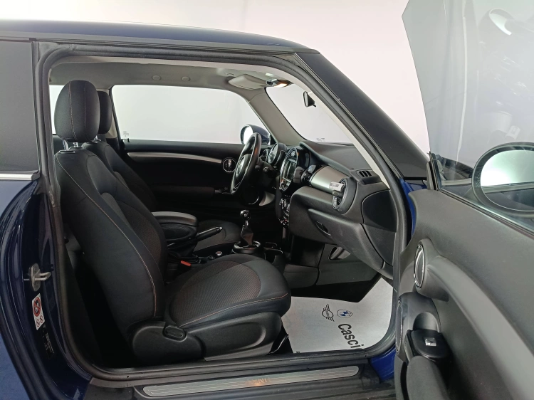 11 - MINI One Mini 1.5 One D Business 3p