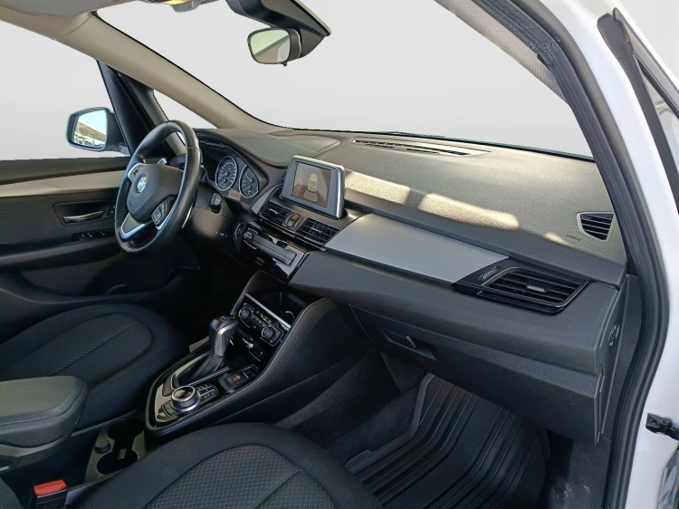 10 - BMW Serie 2 218d Active Tourer auto