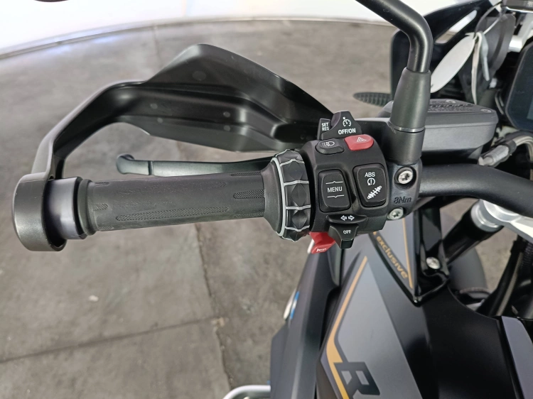 7 - BMW Motorrad GS R 1300 GS