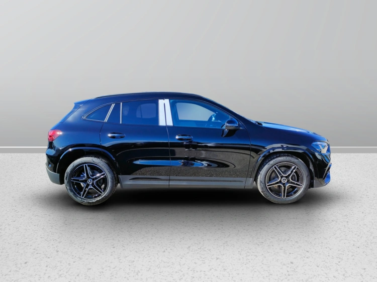 6 - Mercedes-Benz GLA 200 d automatic
