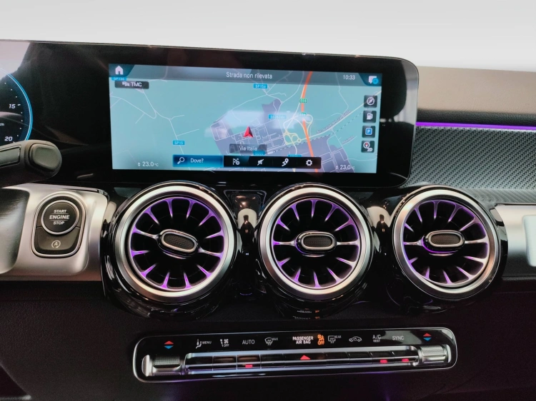 16 - Mercedes-Benz GLB 200 d Premium auto