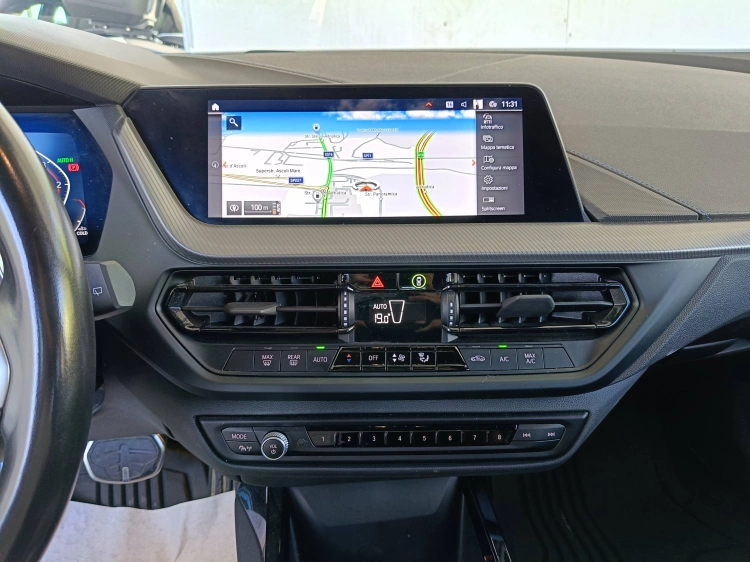 13 - BMW Serie 1 118d Msport auto