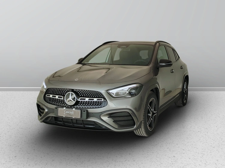 1 - Mercedes-Benz GLA 200 d automatic