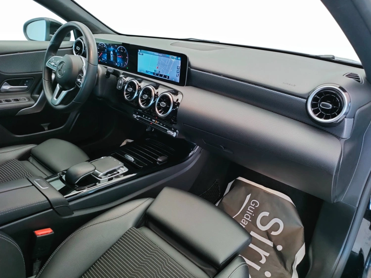 10 - Mercedes-Benz Classe A 180 d Sport Extra auto