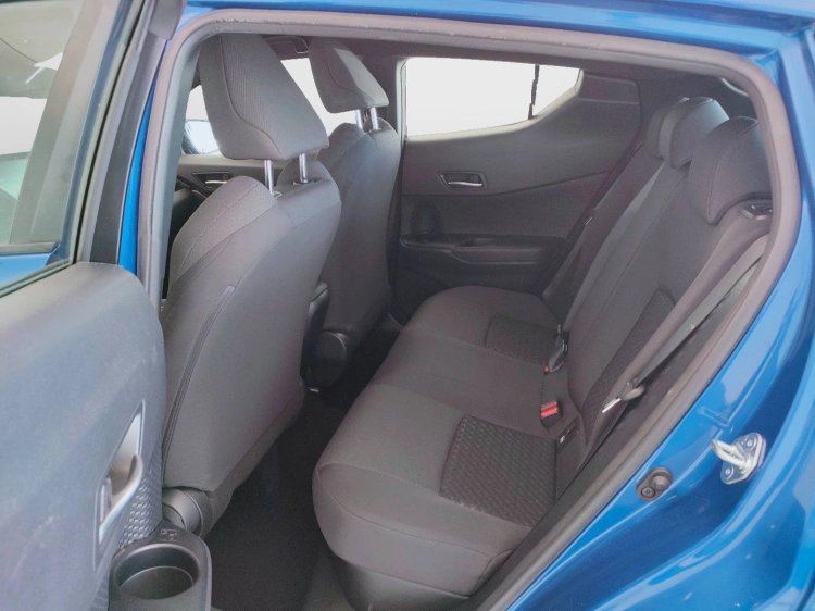 11 - Toyota C-HR C-HR 1.8h Active e-cvt