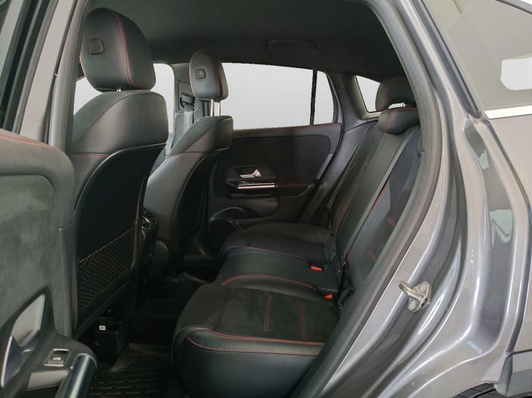 9 - Mercedes-Benz GLA 250 e phev (eq-power) Premium auto