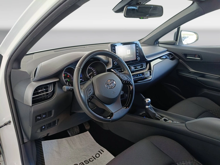 7 - Toyota C-HR C-HR 1.8h Active e-cvt