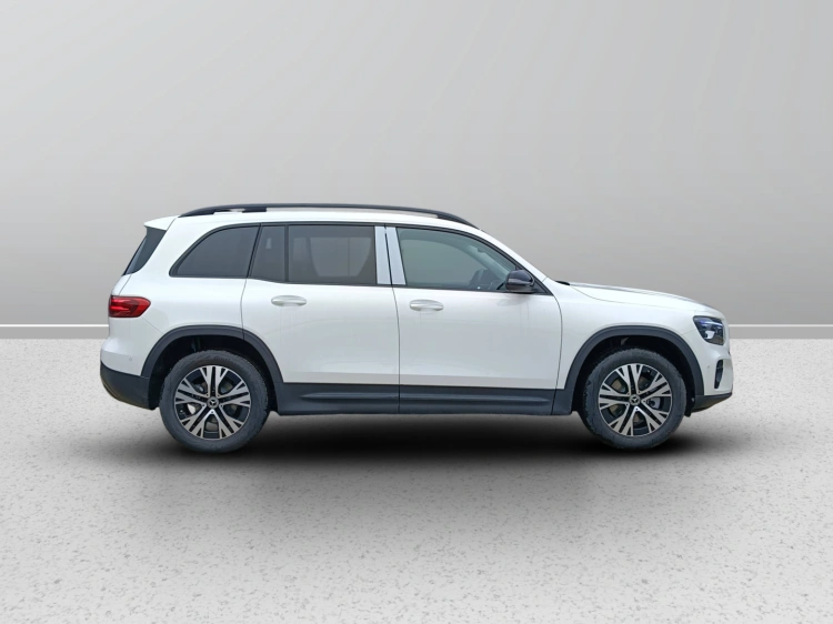 6 - Mercedes-Benz GLB 200 d Automatic 4MATIC