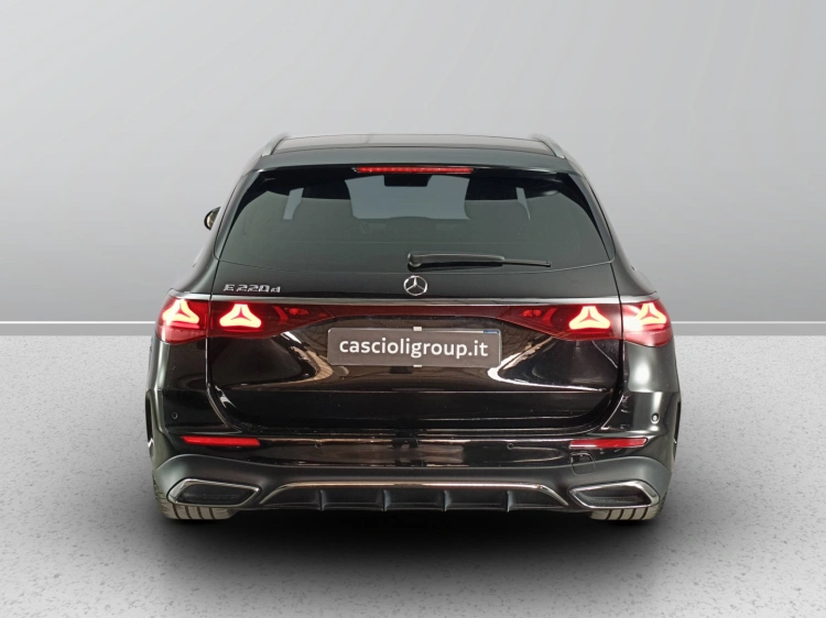 5 - Mercedes-Benz Classe E SW 220 d AMG Line Premium Plus auto