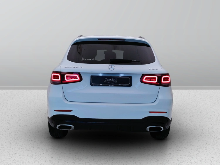 4 - Mercedes-Benz GLC 220 d Premium 4matic auto