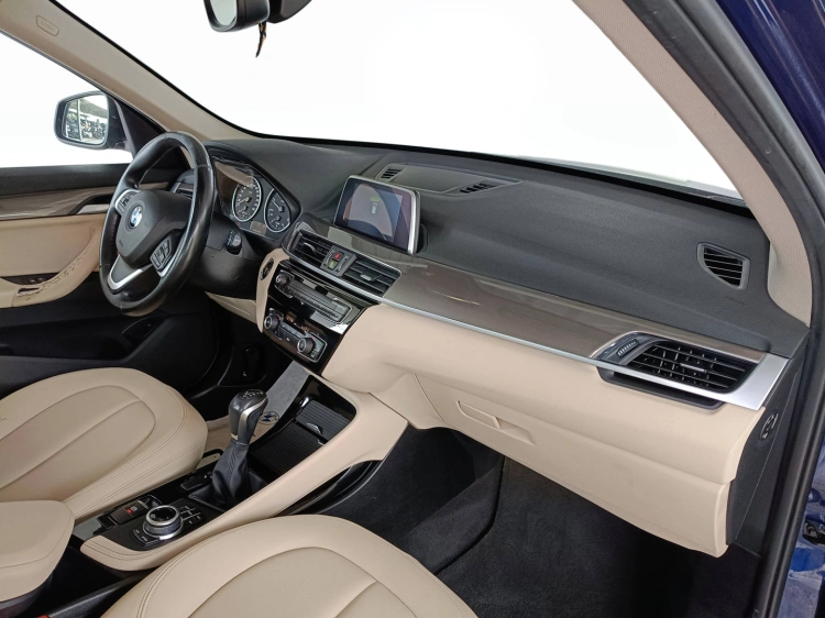 10 - BMW X1 X1 sdrive18d xLine auto