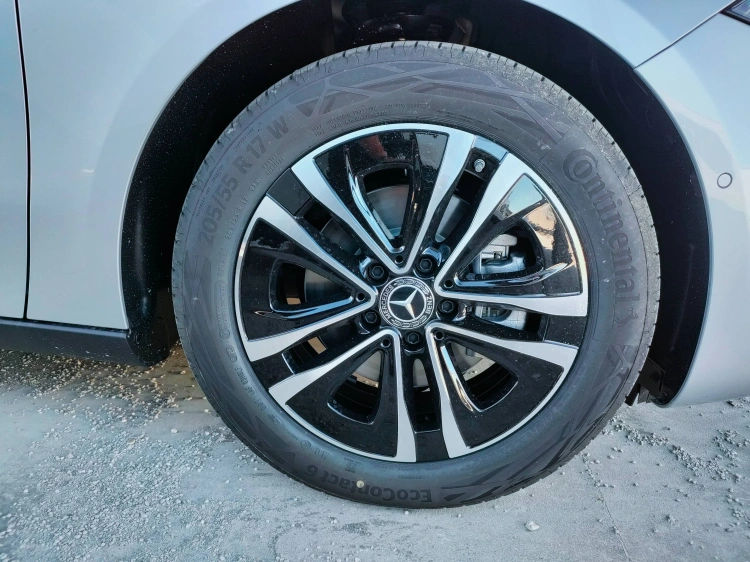 6 - Mercedes-Benz Classe A 180 d Automatic